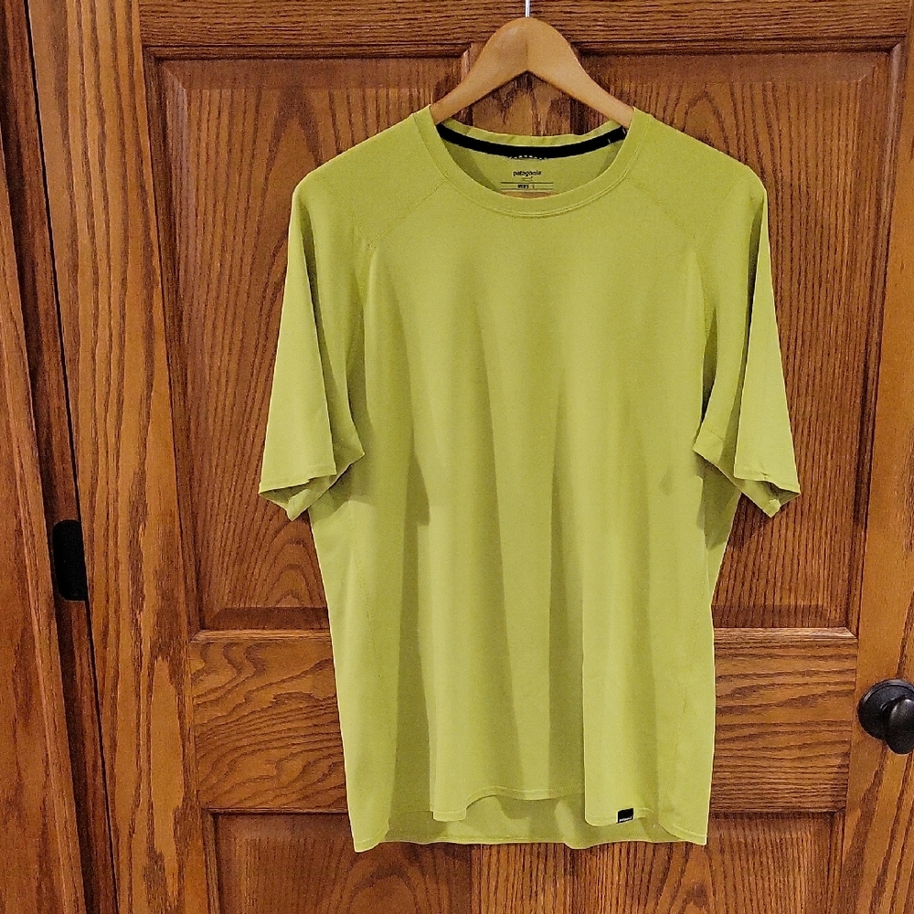 Men's Patagonia LimeGreen Athletic Shirt Size L
